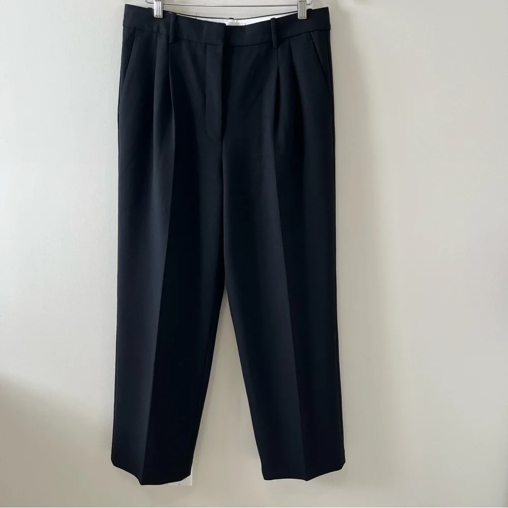 Aritzia The Effortless Pant - Picture 4 of 13
